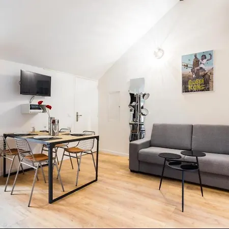 Apartment Grands Boulevards 5d Paris